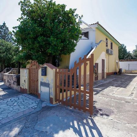 Casa Vacanze Zefiro 오로세 외부 사진